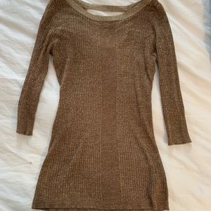 Gold a pea in the pod. Large. Maternity